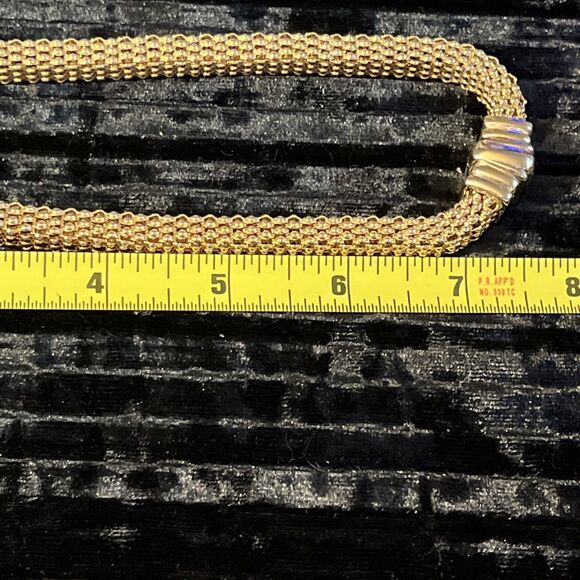 Vintage Chunky Goldtone Mesh Chain Magnetic Front Clasp Necklace & Bracelet Set - Picture 11 of 12